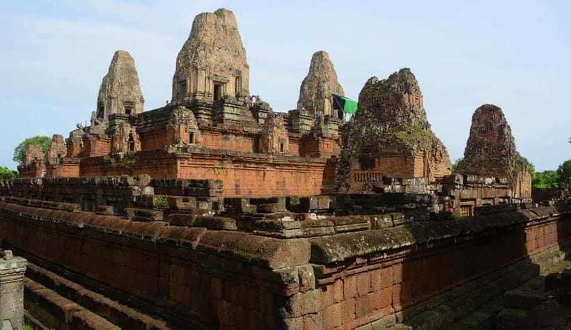 Phnom Bakheng Sunset Tour, Pre Rup, Neak Pean, Preah Khan - Neak Pean and the island in Jayatataka Baray
