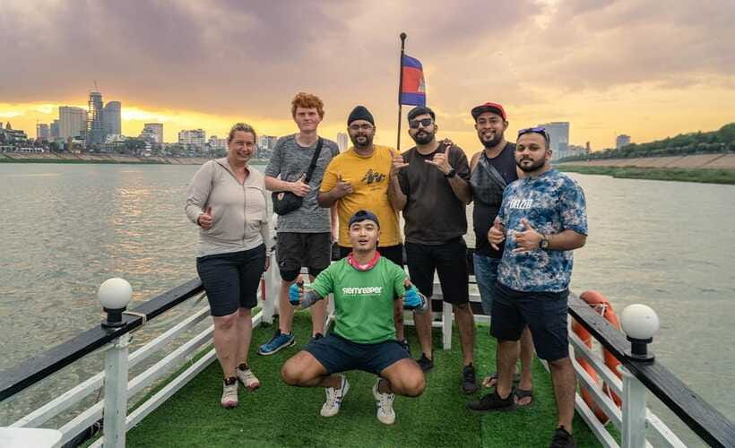 Phnom Penh: Bike & Boat Tour / E-Bike Available - Who should book this bike and boat outing?