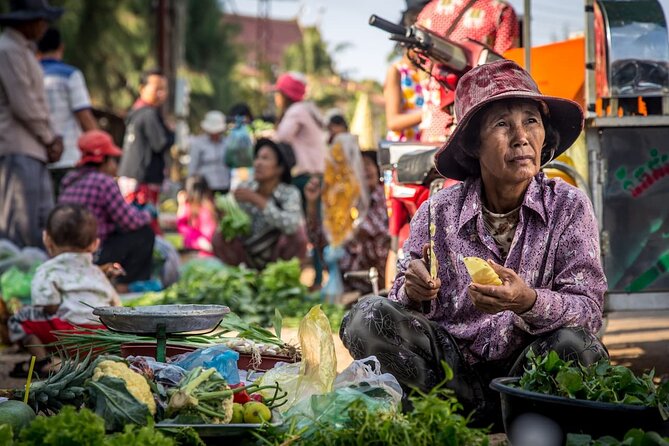 Phnom Penh city Tour by Cyclo - Meeting at Sorya Center Point