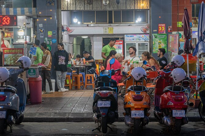 Phnom Penh Evening Foodie Vespa Tour / Tuk Tuk Available - Kandal Market and the open-air food scene
