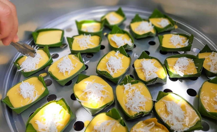 Phnom Penh: Morning Foodie, Market Walking & Street Art Tour - A food tour that starts with breakfast