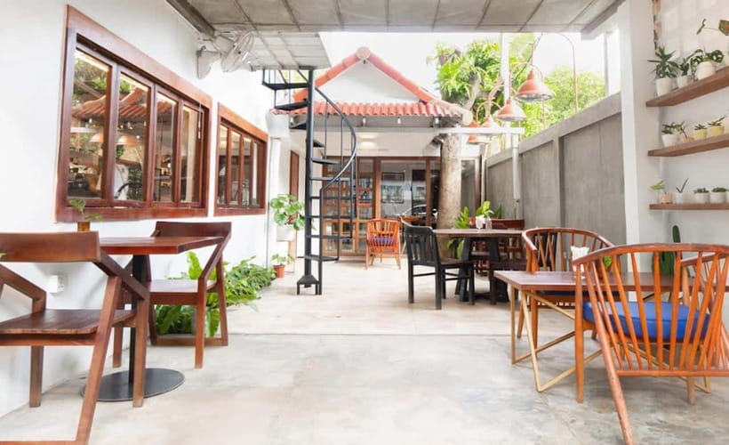 Phnom Penh: Morning Foodie, Market Walking & Street Art Tour - What the $33 price really covers
