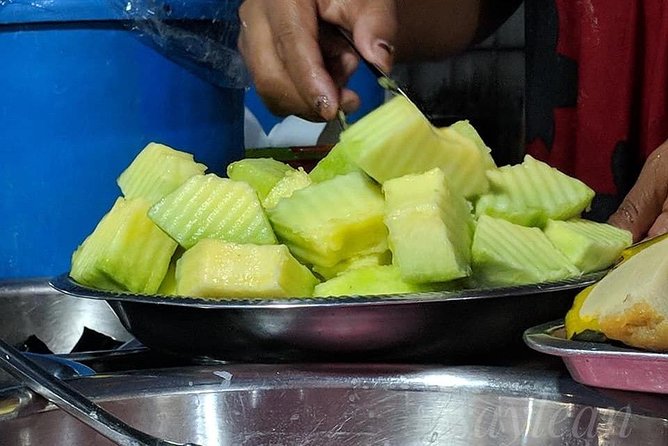 Phnom Penh Nightlife Street Food Tours - Orussey Market: the most local-feeling first stop