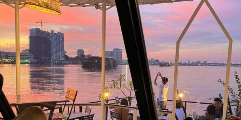 Phnom Penh: Sunset Cruise on Kanika Boat - Cocktails, tapas, and French-Asian food