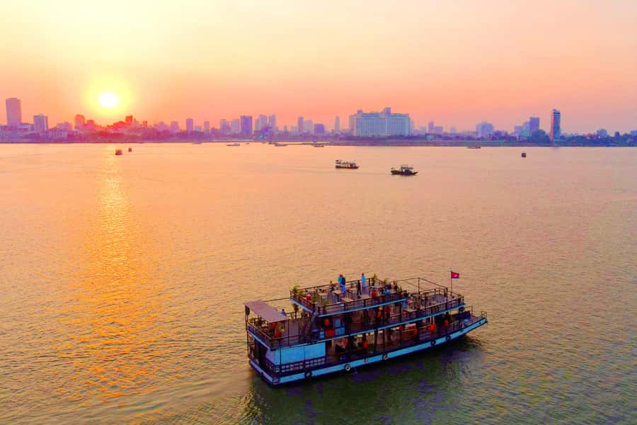 Phnom Penh: Sunset Cruise with Unlimited Beer &Fruit platter - Key points to know before booking