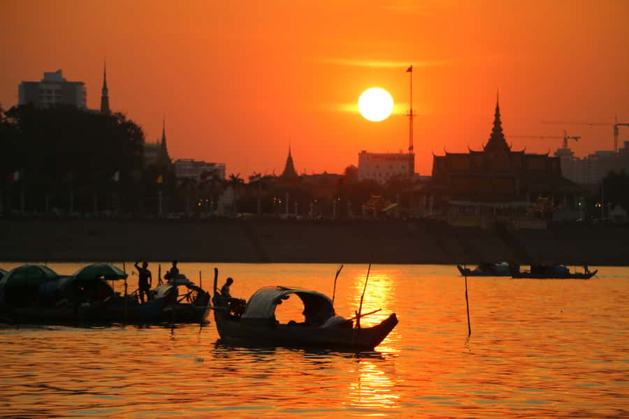 Phnom Penh: Sunset Cruise with Unlimited Beer &Fruit platter - Who should book this sunset boat tour?