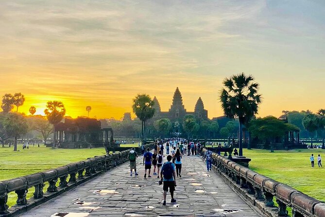 Phnom Penh to Siem Reap, Angkor Wat & Return, 2 Day Private Tour - Day 1: leaving Phnom Penh for Oudong Hill