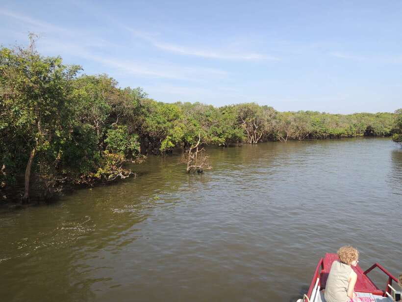 Phnom Penh to Siem Reap cruise/land tour (one way) - Floating homes, Cham villages, and riverside life