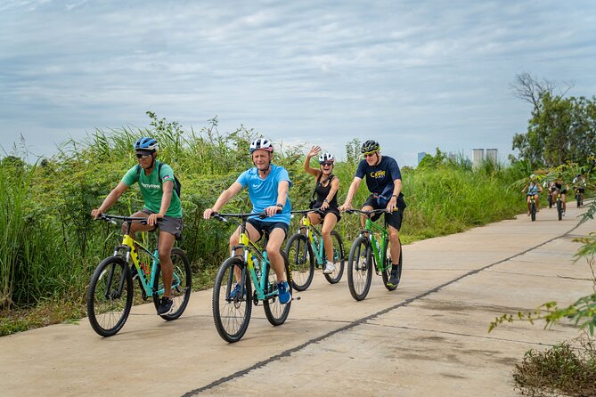 Phnom Penh to Silk Island Sunset Bike Tour/ E-Bike or Tuk Tuk - Who should book this ride?