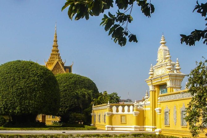 Phnom Penh Tours and Mekong River cruise - Toul Sleng and Choeung Ek: the day’s hardest lesson