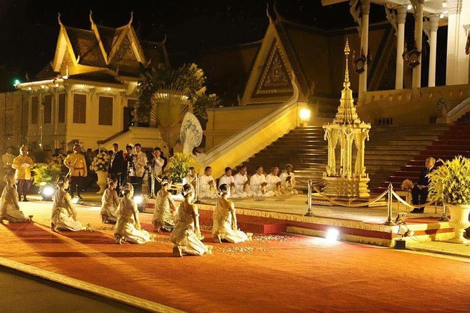 Phnom Penh Vital Discovery-Full Day Tour (Including all services) - River views, Sisowath Quay, and the city center