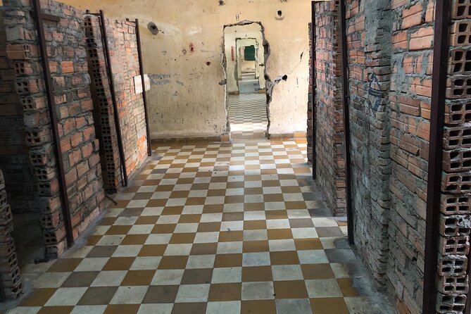 Phnompenh a full day tour excursive with guide and driver - The guide can make or break the experience