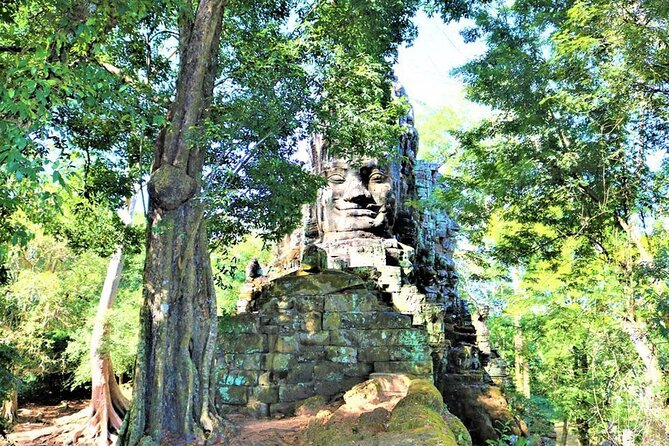 Preah Khan, Neak Pean and Pre-Rup Private Tour - Srah Srang: a brief pause beside ancient water