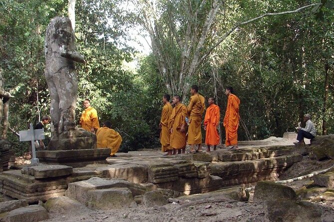Preah Khan, Neak Pean and Pre-Rup Private Tour - What the private vehicle and guide add