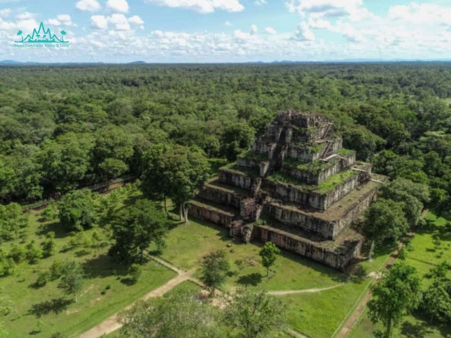 Preah Vihear Temple Koh Ker & BengMealea Tour from Siem Reap - Preah Vihear: a hilltop temple with a wide view