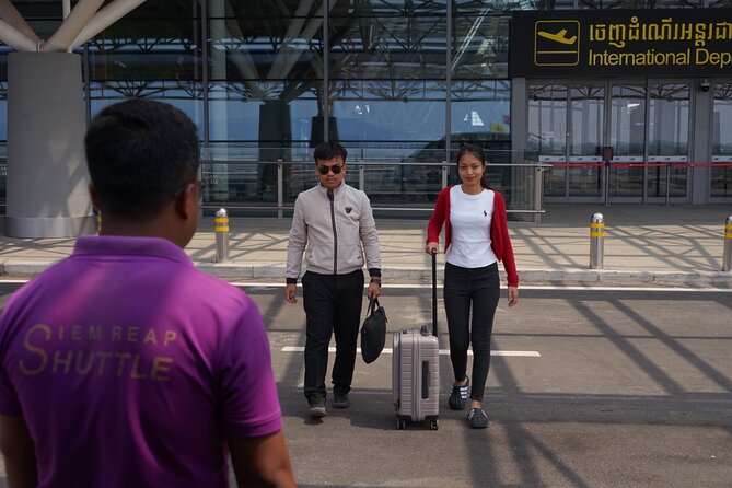 Private Airport Transfer: Siem Reap Angkor (SAI) ↔ City Hotels - Driver service, vehicles, and luggage