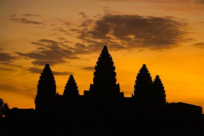 Private Angkor Sunrise Bayon Ta Prohm Bonteay Srie Vip Tour - Angkor Wat: Towers, Vishnu, and Stone Stories