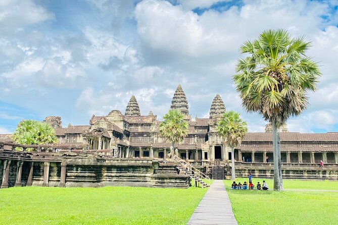 Private Angkor Wat and Lost Temple Jungle Tour - Why this itinerary works for a first Angkor visit
