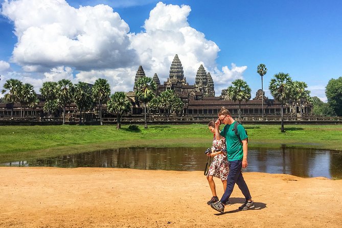 Private: Angkor Wat Full Day Guided Visit - Angkor Wat at the start of the day