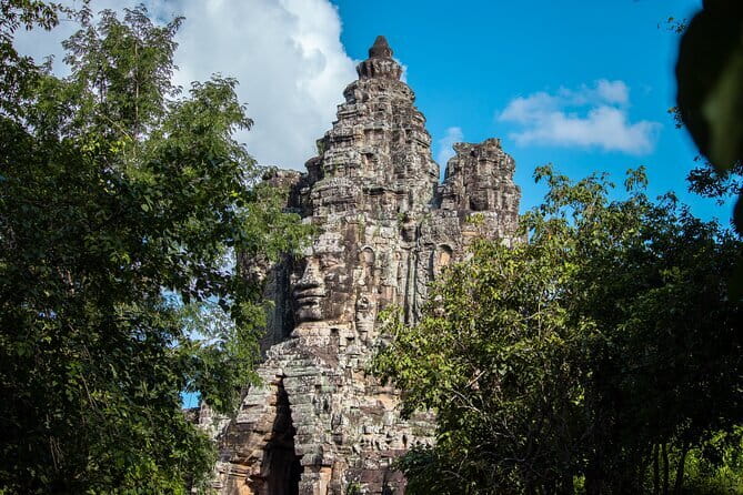 Private Angkor Wat Sunrise Guide Tour include Breakfast and Snack - Breakfast at a local restaurant
