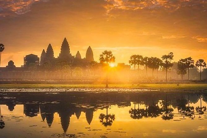 Private Angkor Wat Sunrise Tour - Bayon and the monumental scale of Angkor Thom
