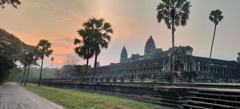 Private Angkor Wat Sunrise Tours And Sunset Floating Village - What the guide and driver add