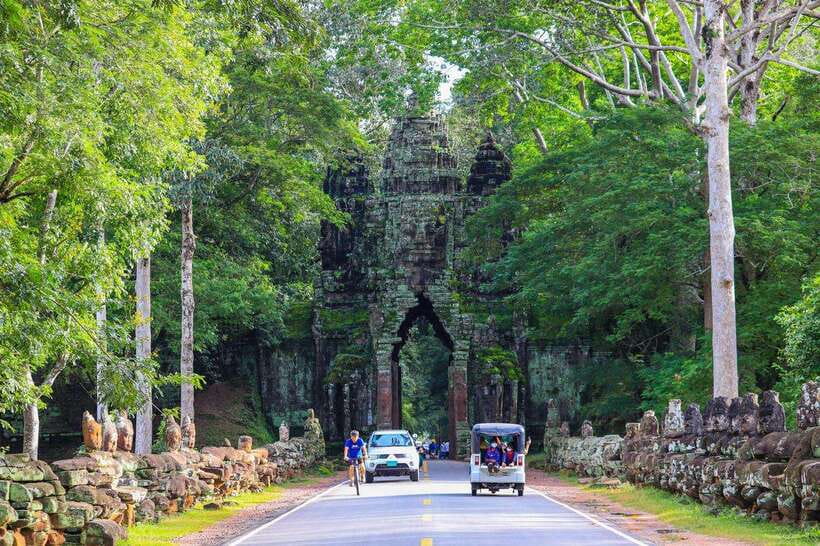 Private Angkor Wat Sunset Tour with Lunch and Snack Included - Why this nine-hour Angkor tour works well