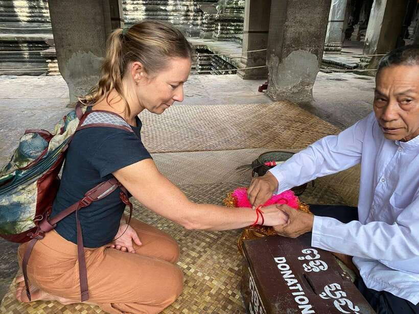 Private Angkor Wat Sunset Tour with Lunch and Snack Included - Angkor Wat: begin with Cambodia’s great symbol