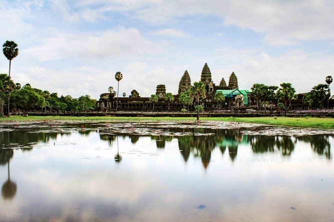 Private Angkor Wat Temple Tour - Angkor Thom and the South Gate procession