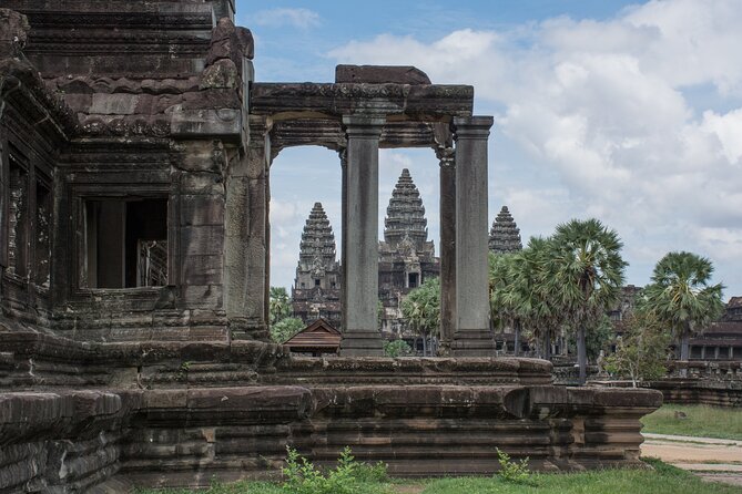 Private Angkor Wat Temple Tour - Guides who add more than dates and names
