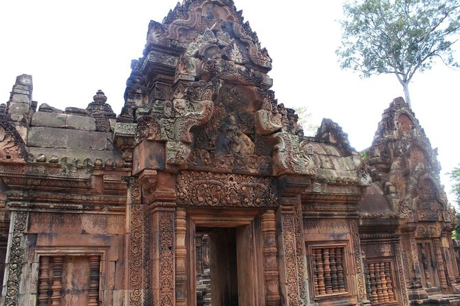 Private Banteay Srei and 4 Temples Guided Tour - Pre Rup offers an easy first stop