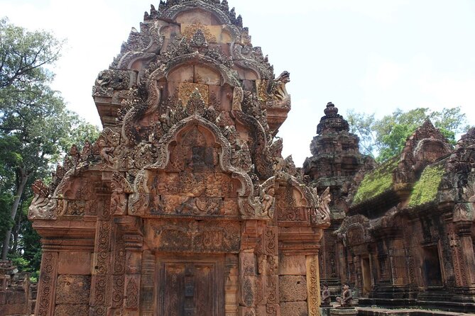 Private Banteay Srei and 4 Temples Guided Tour - East Mebon adds another layer of Angkorian design