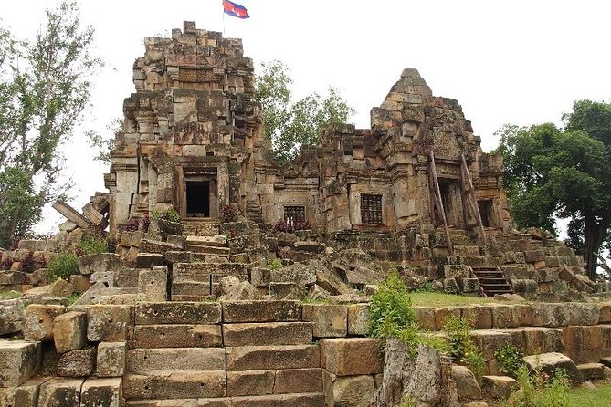 Private Battambang Full-Day Guided Tour - Wat Banan and its long climb
