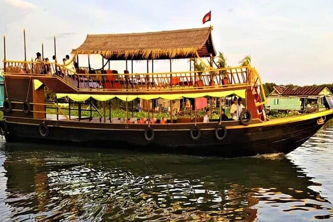 Private Boat from Battambang to Siem Reap via Tonle Sap Lake - Leaving Battambang by tuk-tuk and boat