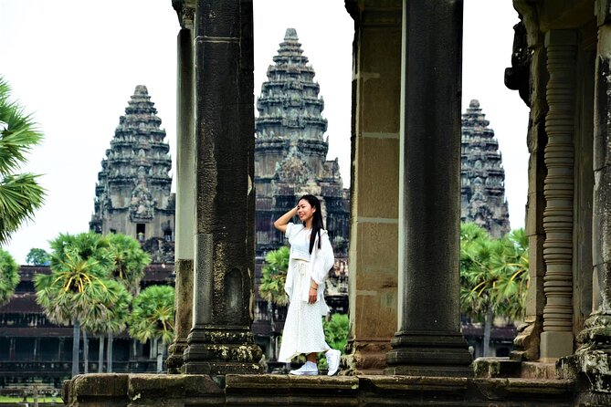 Private Cambodia 5 Days Tour from Siem Reap to Phnom Penh - Two hours at Angkor Wat reward a careful pace