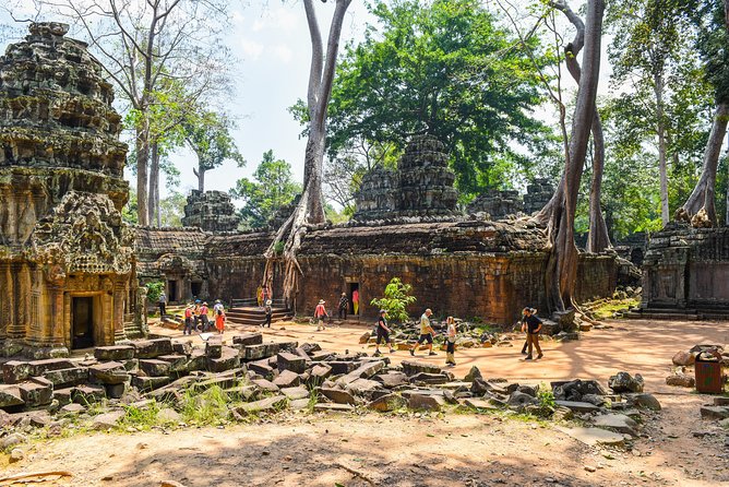 Private Full-Day Angkor Temple and Sunset Viewing with Lunch - Angkor Wat: The Main Event