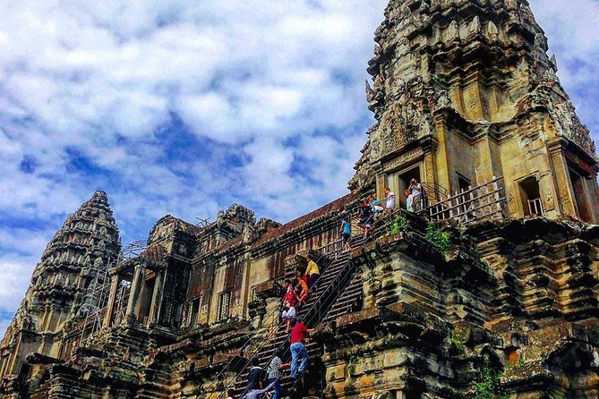 Private Guided Tours-Sunrise Angkor Wat, Ta Prohm, Bayon and more - Bayon and the famous stone faces