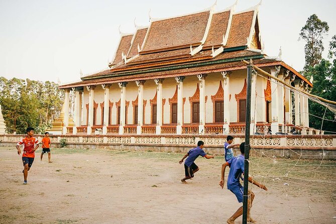 Private Half-Day Silk Island Trip from Phnom Penh - A roadside snack before the Mekong crossing