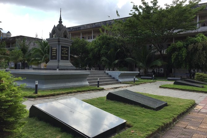 Private Half Day To Killing Field & S21 Genocidal Museum in Phnom Penh - Why a private guide is worth considering