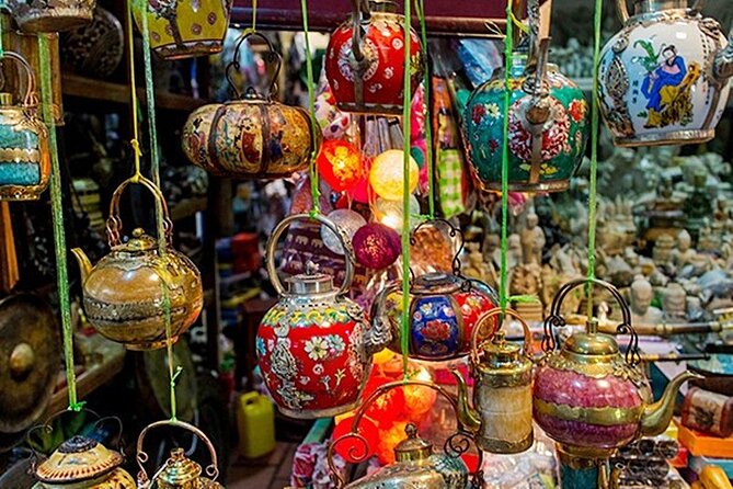 Private Half-Day Tour of Phnom Penh's Traditional Markets - A private guide makes the biggest difference