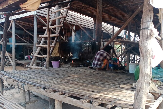 Private Half-Day Tour to Kampong Phluk Flooded Forest and Floating Villages - Ro Lus Market: start with ordinary Cambodian life