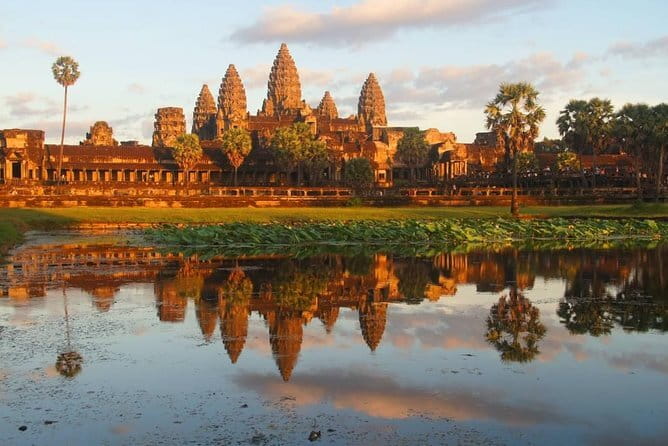 Private Kbal Spean Trekking Tour with Banteay Srei - What the $75 price really includes