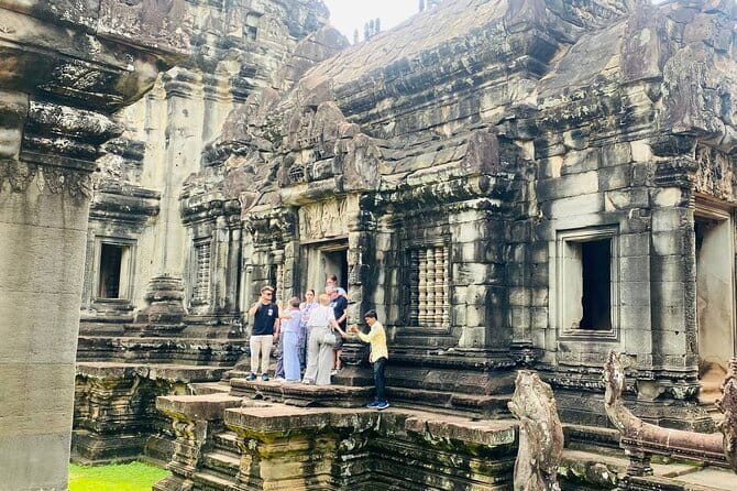 Private Kbal Spean Trekking Tour with Banteay Srei - Timing, comfort, and the level of effort