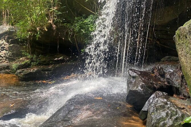 Private Kbal Spean Trekking Tour with Banteay Srei - The 1.5-kilometer walk to Kbal Spean