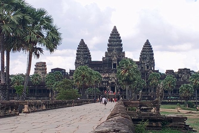 Private One Day Tour with Sunrise at Angkor Wat - Ta Prohm and the roots that changed the mood