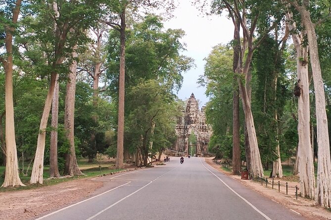 Private One Day Tour with Sunrise at Angkor Wat - The guide makes the difference