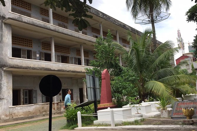 Private One Day Trip in Phnom Penh Capital City - Wat Phnom and the story of Grandma Penh
