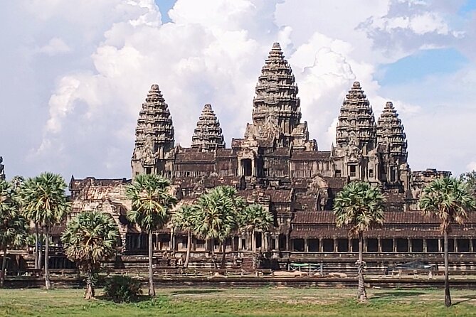 Private One Day Trip-The Best Experience in Siem Reap - A private route through Siem Reap’s greatest temples
