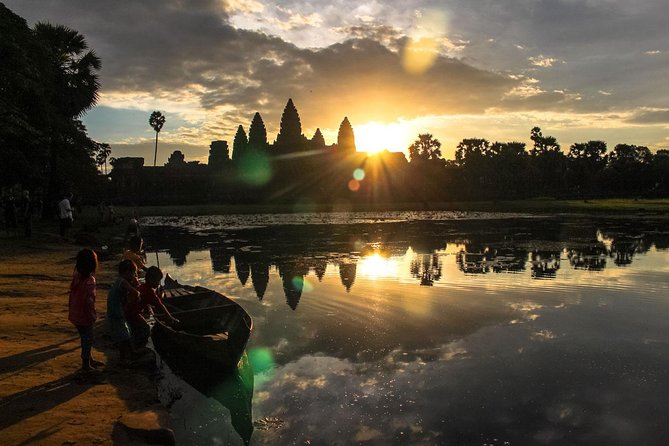 Private one-day tuktuk 'small tour' of the oldest Angkor temples - Angkor Thom and the South Gate