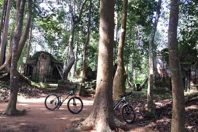 Private Siem Reap Countryside Cycling Tour - Riding out through Siem Reap’s rural streets